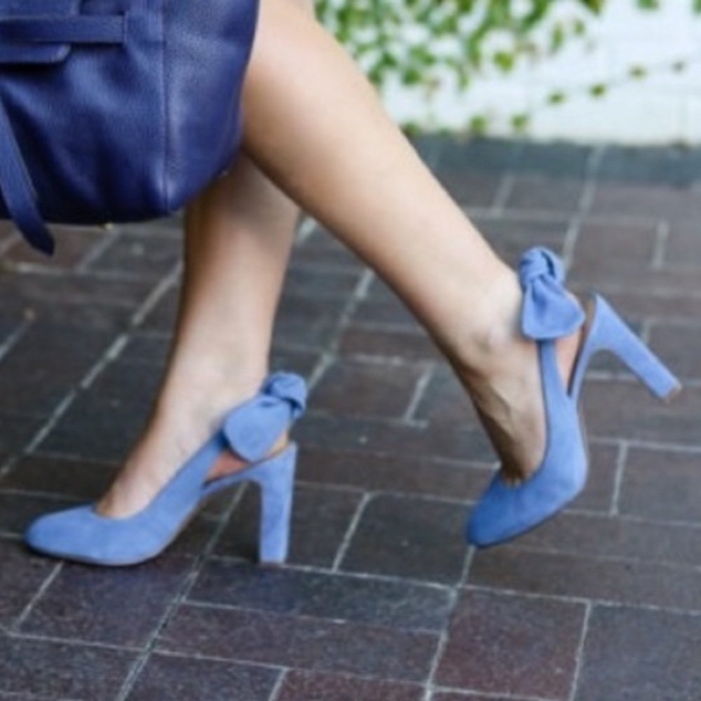 EUC Banana Republic Suede Blue 4” Heels Size 9
